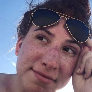 Meet your Posher, Caitlin